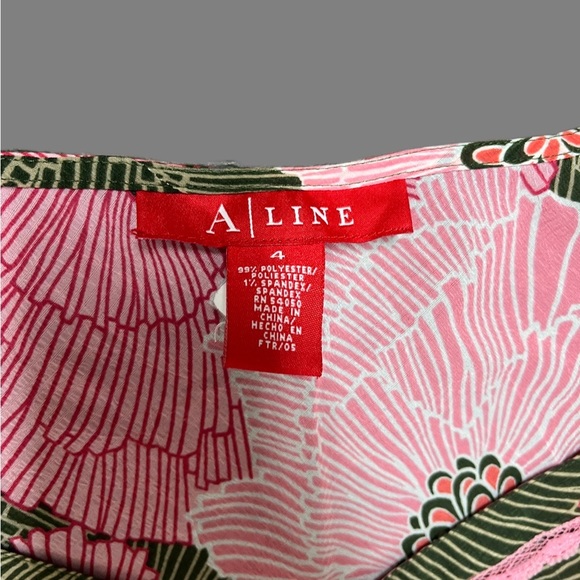 ⭐️🌟A Line Blouse sz 4​🌟 - Picture 3 of 6